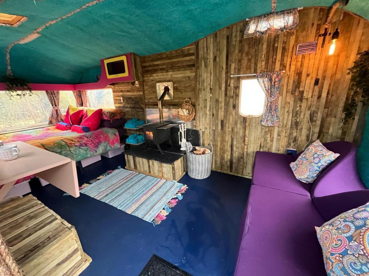 Budget Stay, In Lovely Private Setting With Rustic Charm, Log Burner, Fire Pit, Campers Kitchen & Eco Loo No Bedding Supplied Narberth Dış mekan fotoğraf