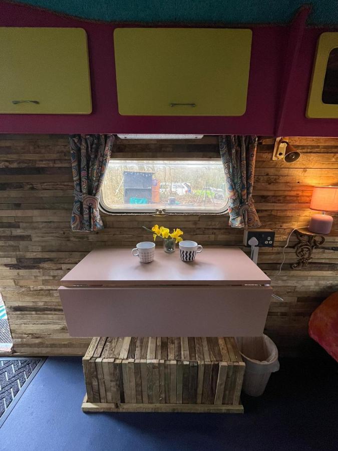 Budget Stay, In Lovely Private Setting With Rustic Charm, Log Burner, Fire Pit, Campers Kitchen & Eco Loo No Bedding Supplied Narberth Dış mekan fotoğraf